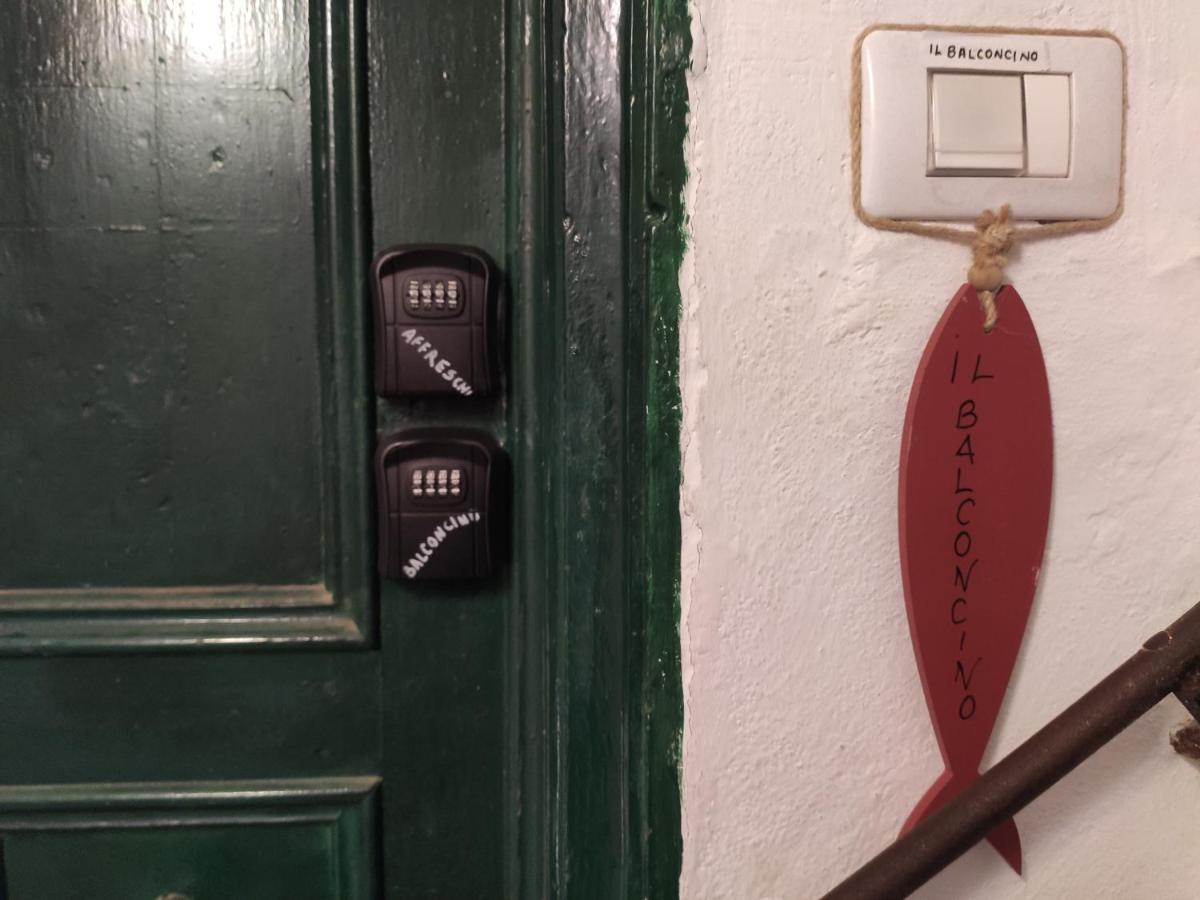 Via Verdi 5, Gli Affreschi Μοντερόσο αλ Μάρε Εξωτερικό φωτογραφία